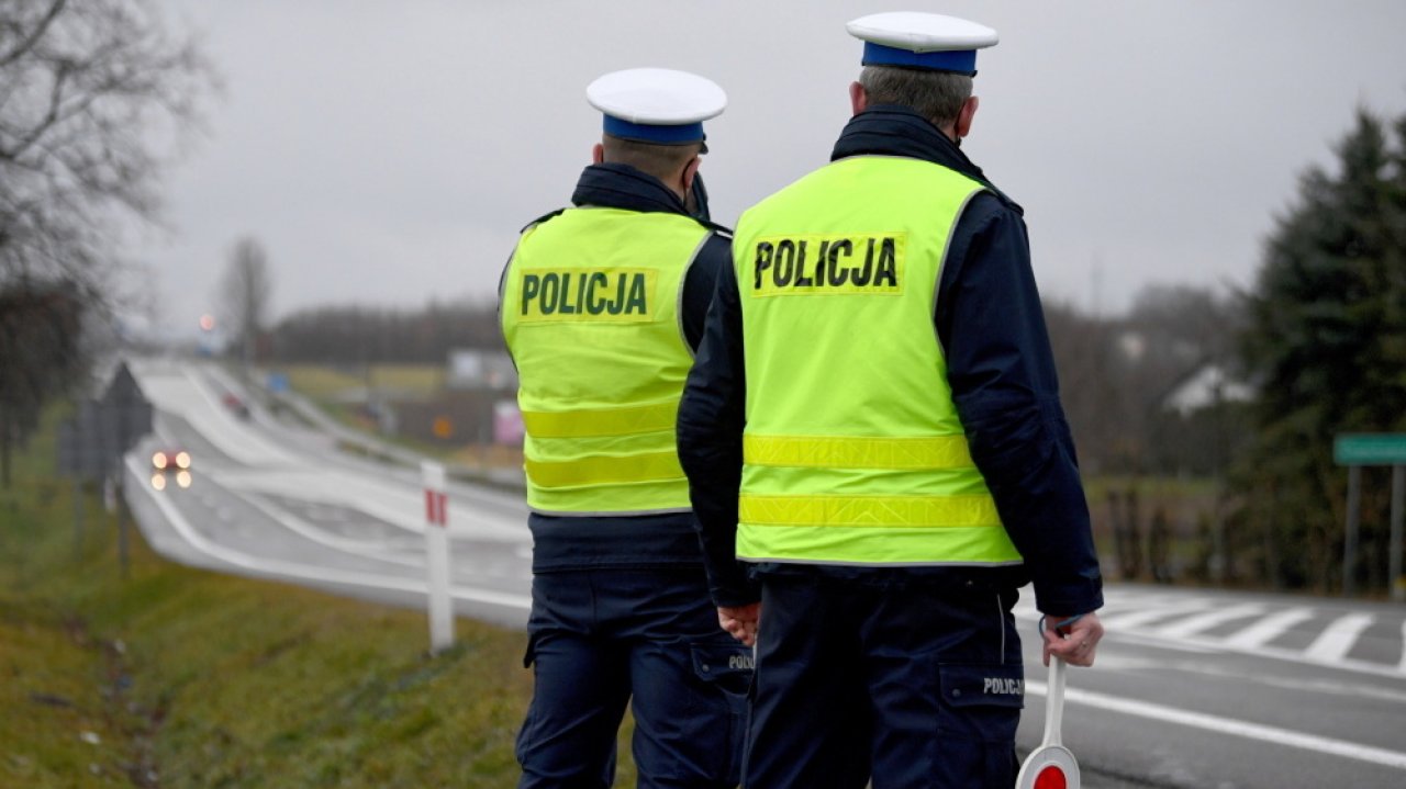 W długi weekend na drogach więcej policyjnych patroli; mogą nakładać mandaty do 6 tys. zł