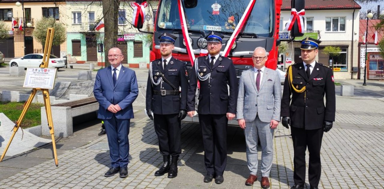 Gminne Obchody Dnia Strażaka oraz poświęcenie nowego wozu ratowniczo-gaśniczego OSP Małogoszczu