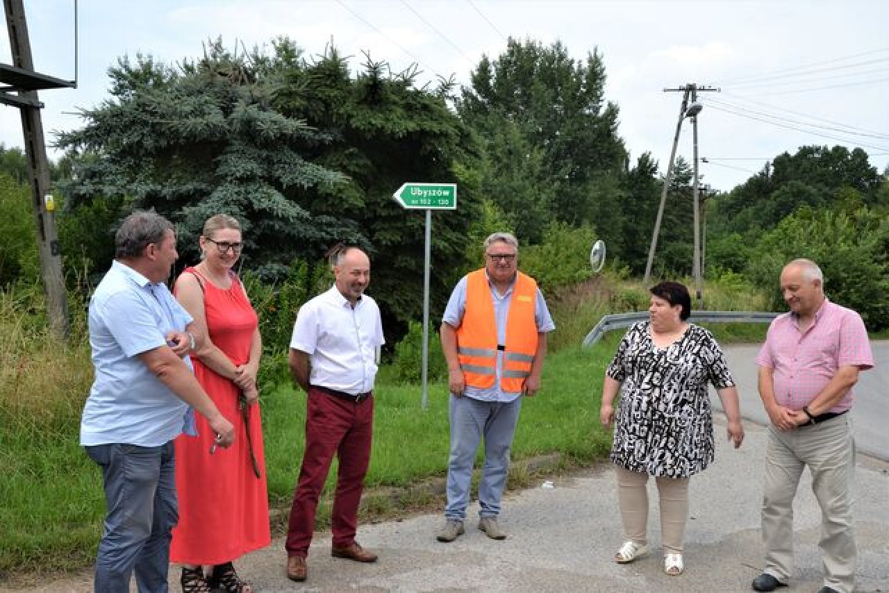 Plac budowy drogi w Ubyszowie przekazany